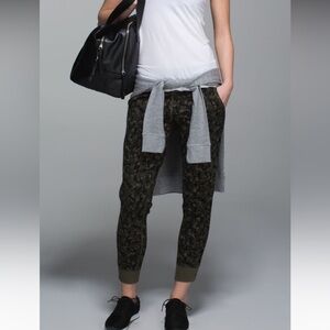 Lululemon Camouflage Women's Sweatpants. Full Side Zip